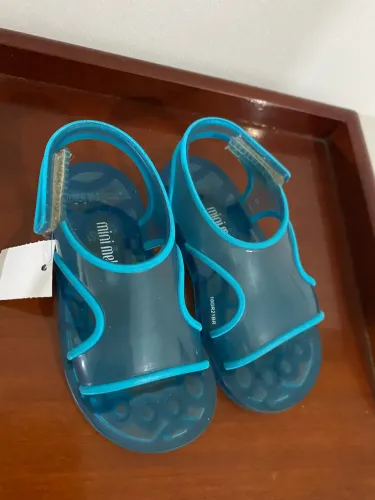 Mini Melissa infantil usada bom estado