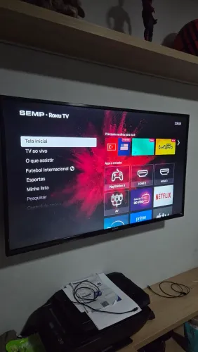 Televisão 43 semp roku