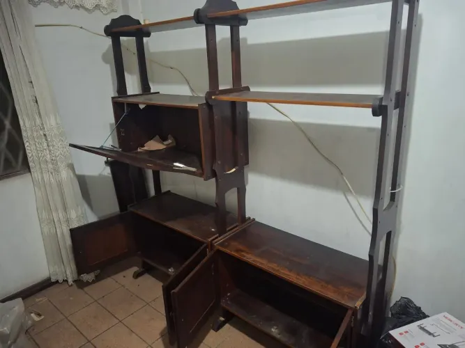 Estante Home Theater Retrô em Madeira Maciça