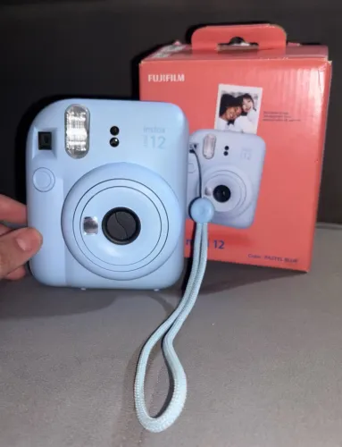 Vendo Instax Mini 12 ?