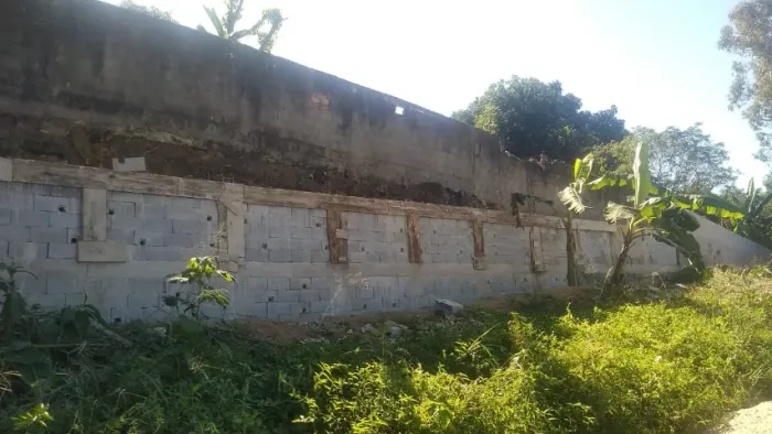 Serviços de pedreiro em geral muros,lajes,pisos em geral 