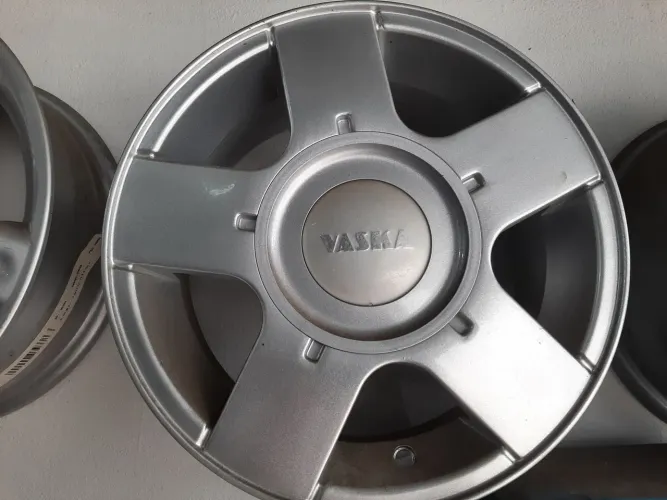 Rodas aro 13 Volkswagen Golf Gti Prata 4x100 novas