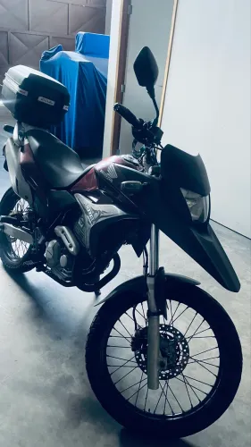 Xre 300 2011 com 18.500km