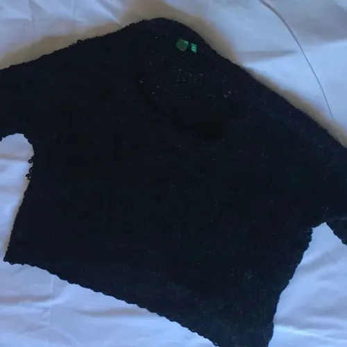 suéter preto de veludo da marca farm