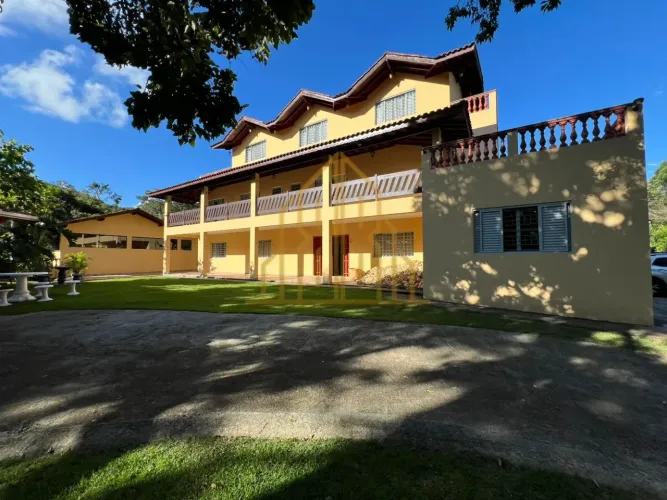 Maravilhoso Sítio à venda, com 14 Alqueires (338.800m²), 4 casas e cachoeira, EXTREMA - MG