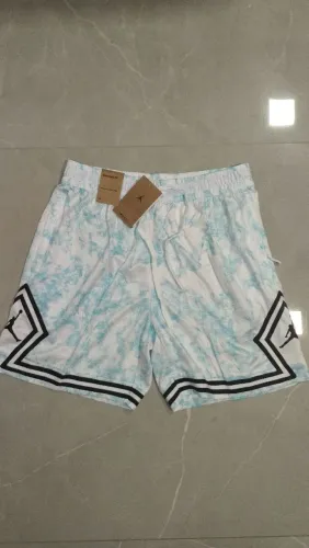 Bermuda da Jordan Branca com detalhes azul