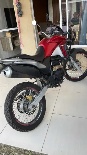 XRE 300 PRA VENDER LOGO 