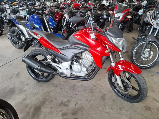 Honda CB 300r 2015 shalom veículos
