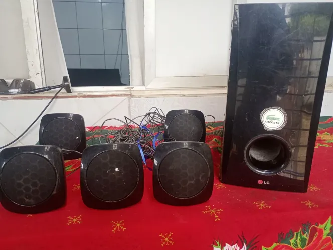 Jogo caixas home teather LG
