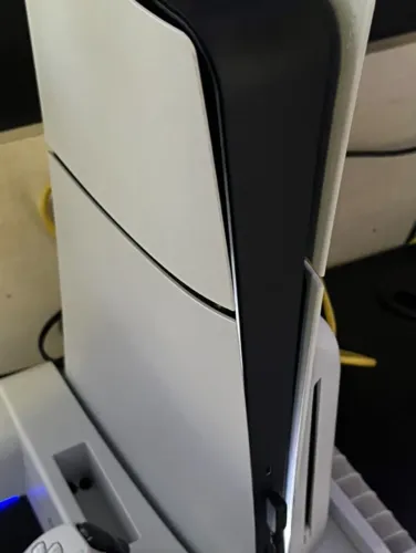 PS5 Slim Mídia Física 1TB/ 6 Jogos