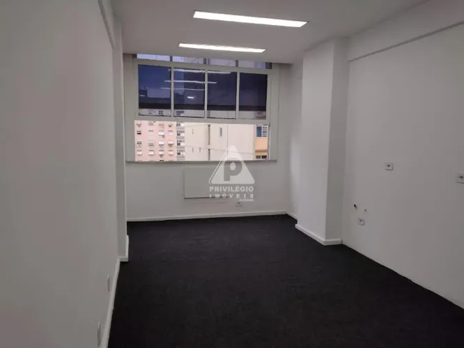 Sala comercial, 4 cômodos, andar alto, vista livre, 36 mts, em Copacabana!