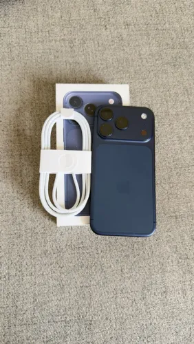 Iphone 17 pro 256 GB Azul ( saúde bateria 95 %)
