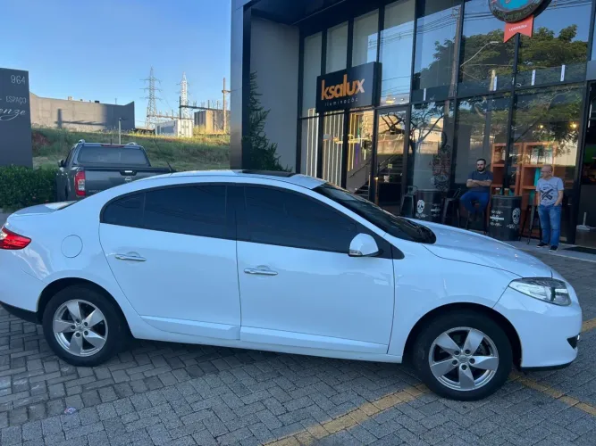 Renault Fluence Sed. Dynamique 2.0 16V Flex Aut. 2013