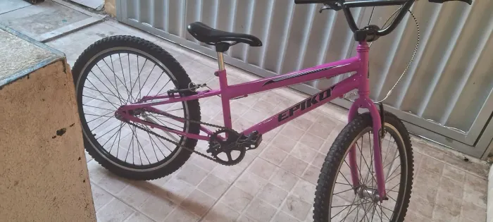 Bicicleta aro 20 nunca foi usada 340 reais troco em celular