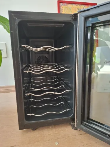 Adega electrolux 8 garrafas
