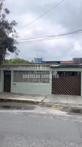 Duas Casas Alto Padrão em Areias | 6 Quartos, Piscina, Área Gourmet, Churrasqueira, Adega.