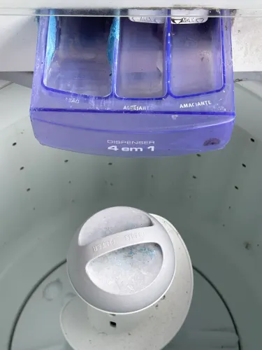 Máquina de lavar Electrolux 13 kilos com defeito