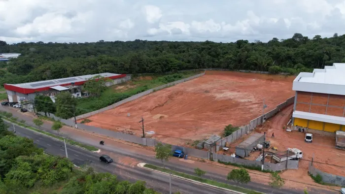 Vendo terreno com 11.000m2 na Av. do Futuro