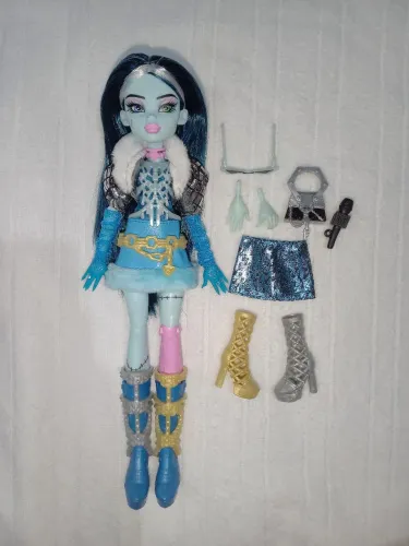 frankie skullmate hauntlywood mysteries g3 monster high