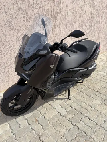 XMAX 300 - 2026 com apenas 1.700 KM rodados . Emplacada + 2026 ok.