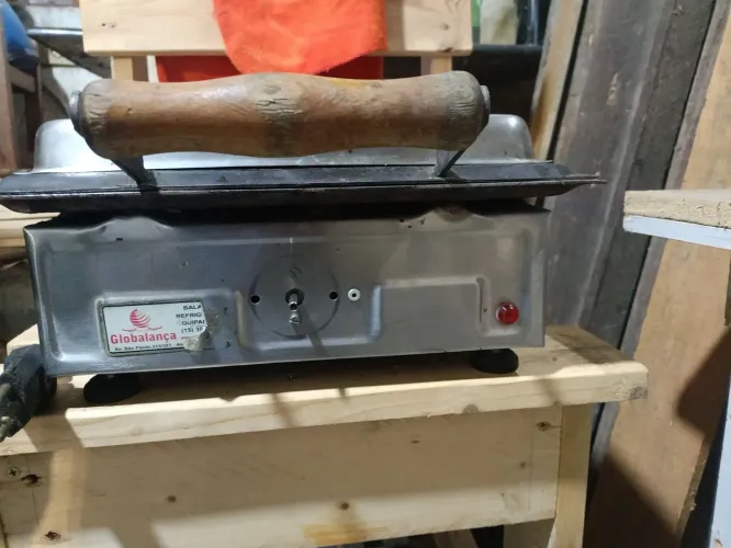 Vendo chapa elétrica 220wts