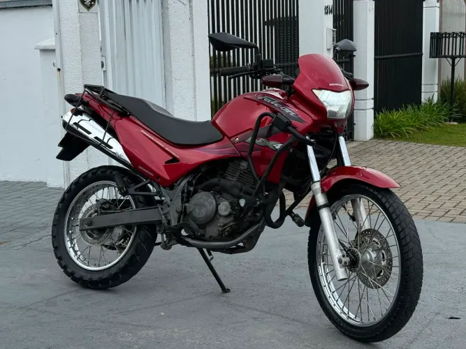 HONDA NX-4 FALCON 2002