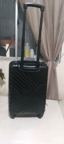 Vendo uma mala de material rígido de 10kg