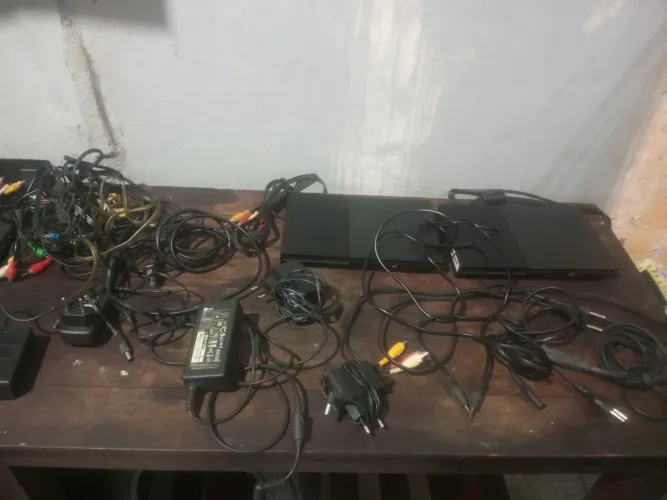 Cabos e console