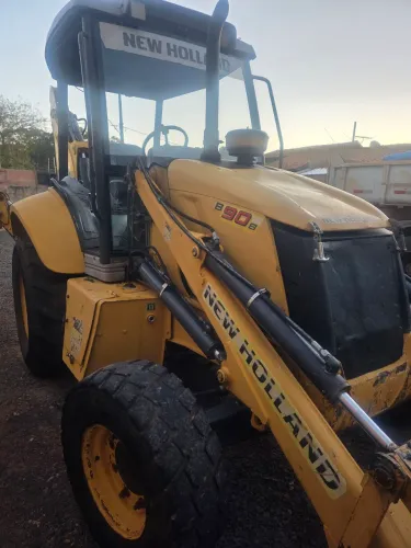 Retroescavadeira B90B 2012