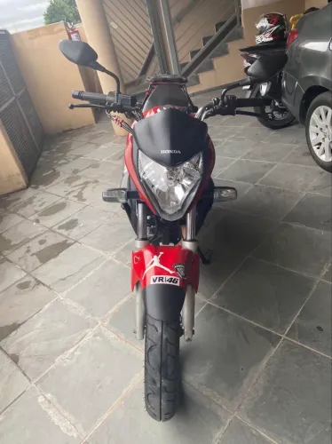 Moto Cb 300 