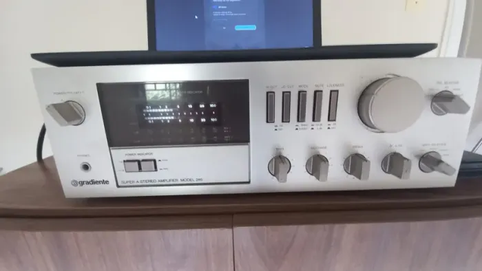 AMPLIFICADOR GRADIENTE MODEL 246 SUPER A