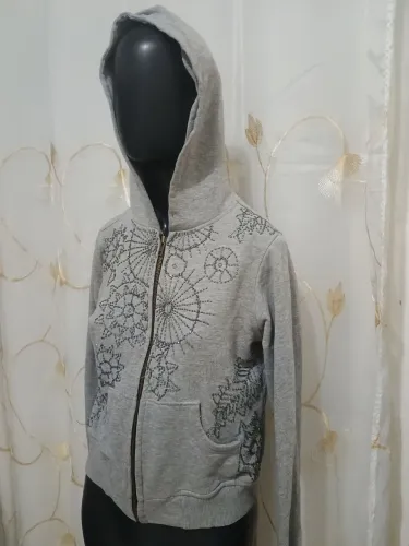 Blusa de frio de malha bordada