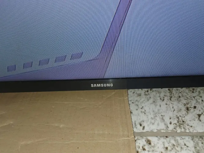 Vendo uma tv Samsung 43 polegada smart
