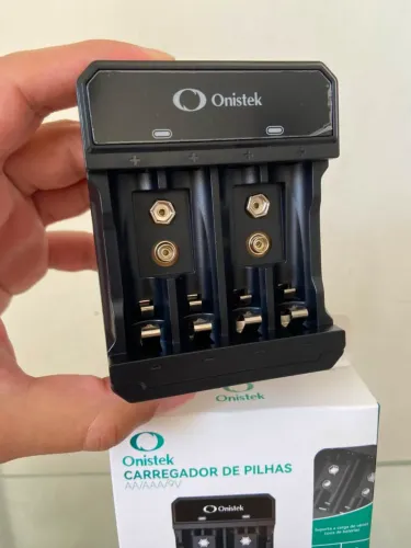 Carregador de Pilhas AA/AAA/9V ON-CP602 Onistek