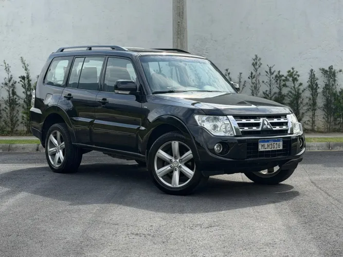 Mitsubishi Pajero HPE 3.2 4X4 T.i. Dies. 5P Aut. 2013
