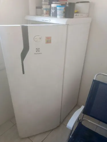 Geladeira sem Gás funcionando perfeitamente, vendo pois vou viajar.