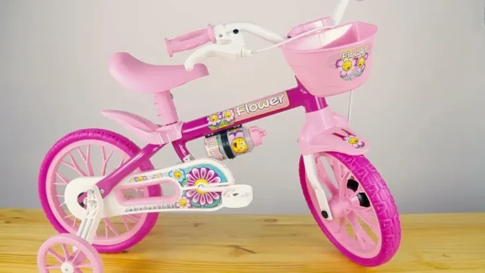 Vende-se bicicleta infantil para meninas