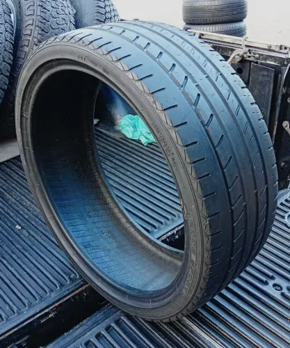 Pneu 225/35 aro 20 Perfil baixo