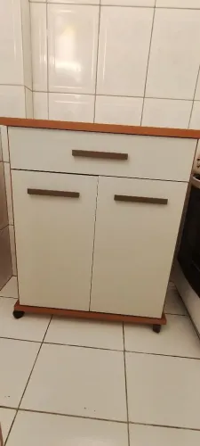 Armário baixo serve para cozinha ou quarto