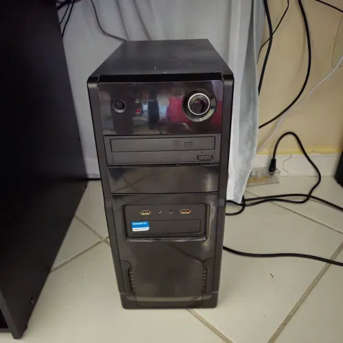 PC Completo AMD 6 Núcleos + SSD + Placa de Vídeo (Pronto p/ Uso com Mouse e Teclado)