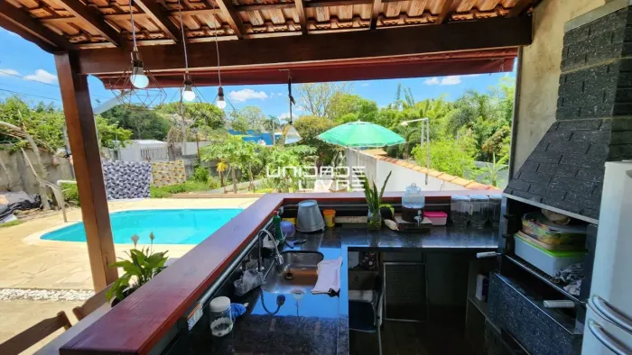 Chácara com piscina 3 quartos sendo 1 suíte
