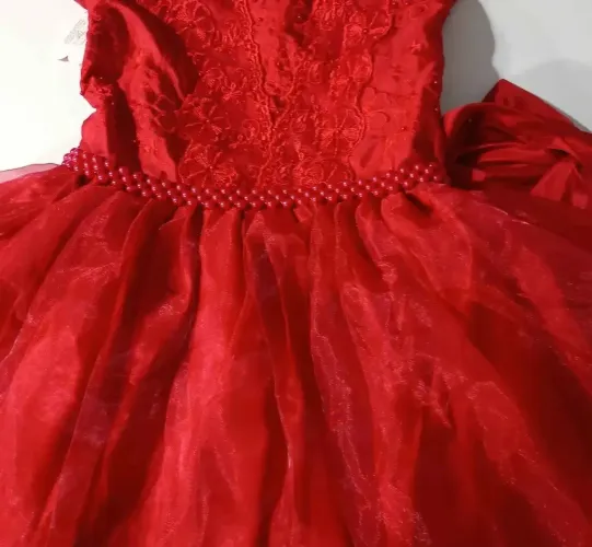 VENDO UM LOTE DE ROUPAS INFANTO JUVENIL PARA MENINAS E MENINOS..SAPATOS Unissex