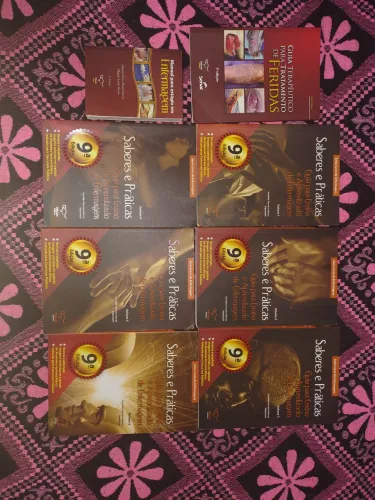 Coleção livros curso enfermagem.