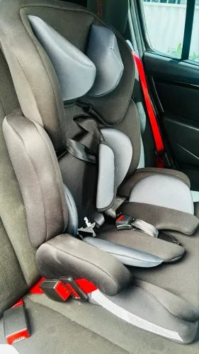 Assento infantil para carro 