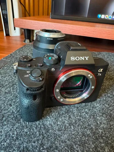 Sony A7 III + Lente do Kit + Caixa | Impecável