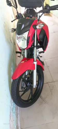 Moto de procedência.