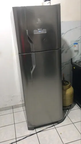 Geladeira com apenas 1 ano de uso. 