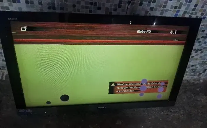 Tv Sony 40 poleg KDL-40EX505 para conserto ou pecas, sem pe, sem controle, __________ liga