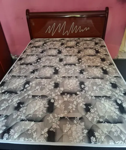 Cama de Casal e Colchão