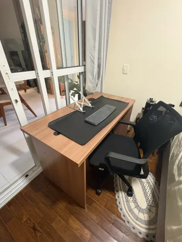 Home Office: mesa + cadeira + acessórios